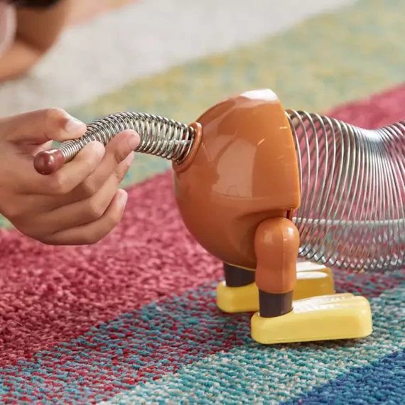 Slinky kutya beszélő akciófigura